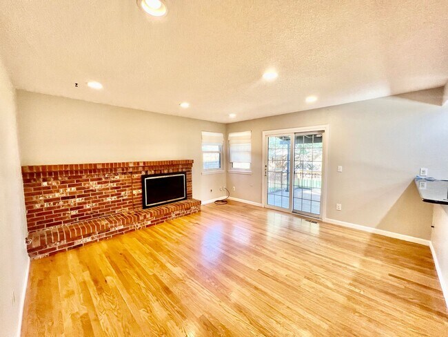 Building Photo - 6064 Zang Way