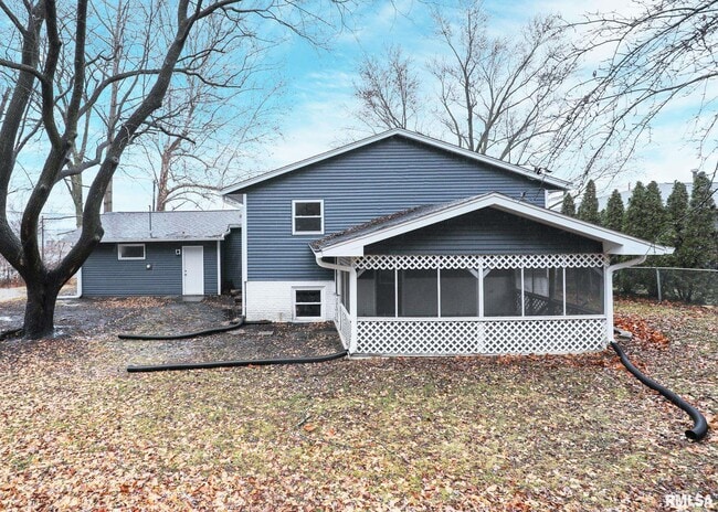 Building Photo - 2800 78th Ave