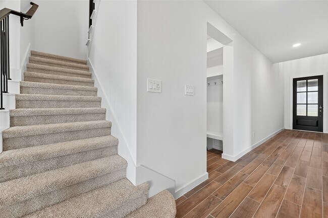 Building Photo - 3238 Kindred Wy