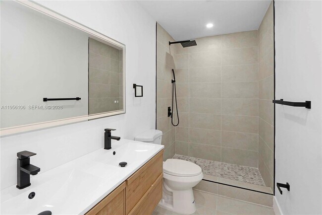 Building Photo - 419 78th St