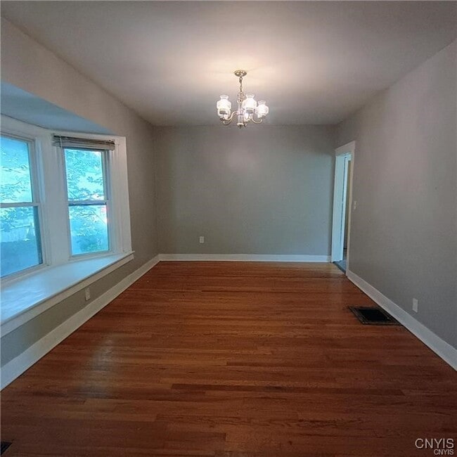 Building Photo - 227 Hixson Ave