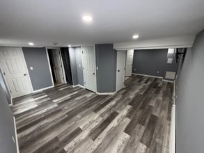 Building Photo - 8 Woody Pl