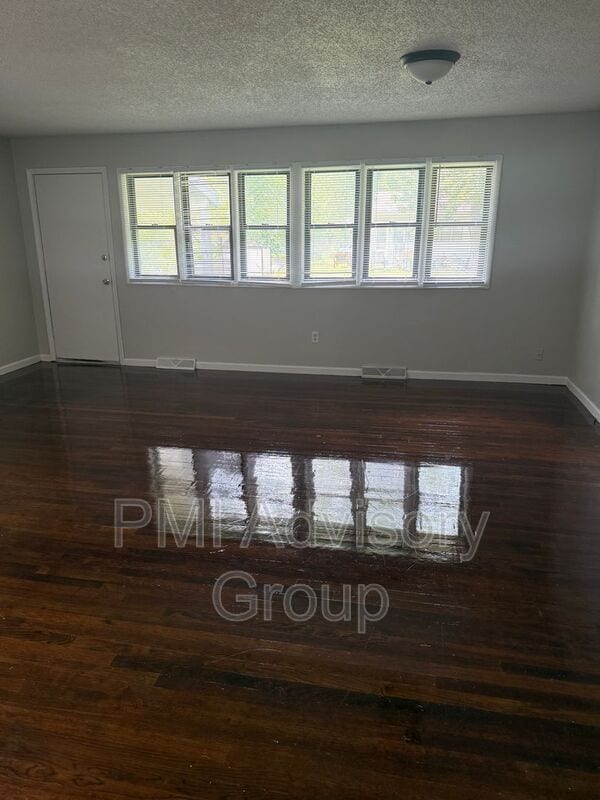 Building Photo - 6703 Greencastle Dr