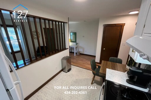 Building Photo - 1 Bedroom Apartment in Great Location!