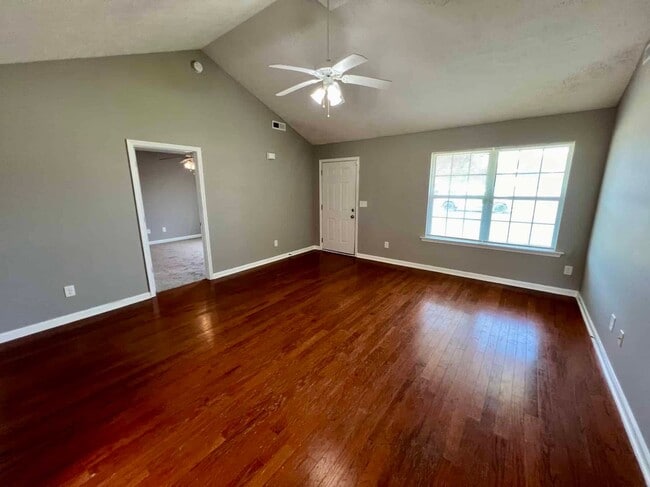 Building Photo - 3 Bed 2 Bath Brick Ranch *Fenced Backyard* in Christiana