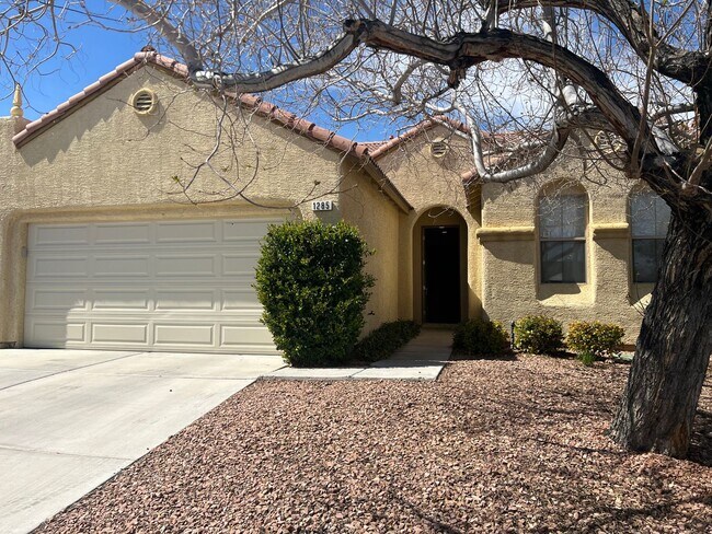 Primary Photo - COVENTRY ANTHEM SINGLE STORY HOME!!