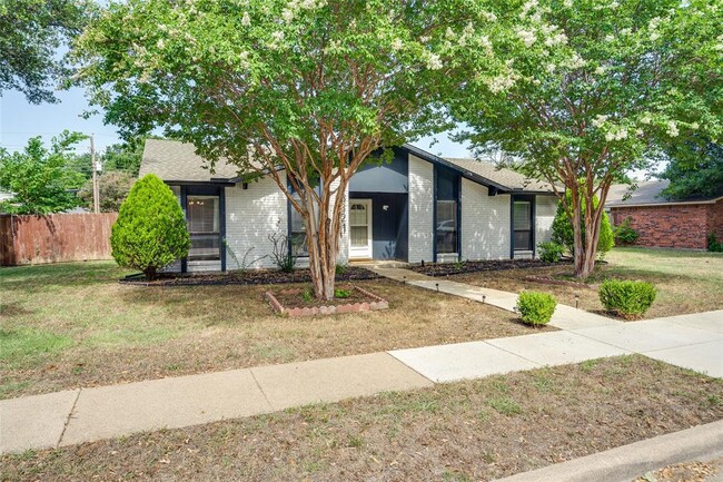 Building Photo - 3321 Pinion Dr