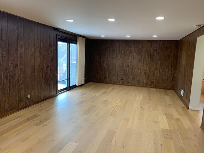 Building Photo - 7609 Hayenga Ln