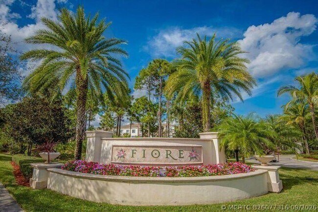 Building Photo - 2106 Myrtlewood Cir E
