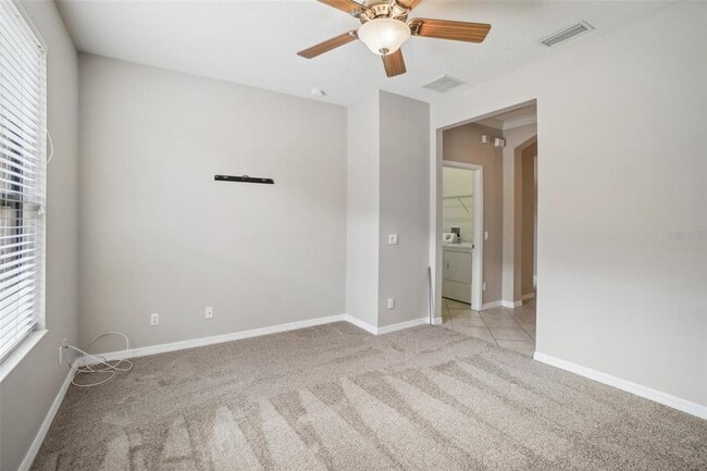 Building Photo - 127 Silver Falls Dr
