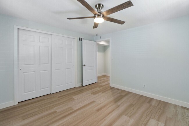 Building Photo - Small Duplex on Amelia Island