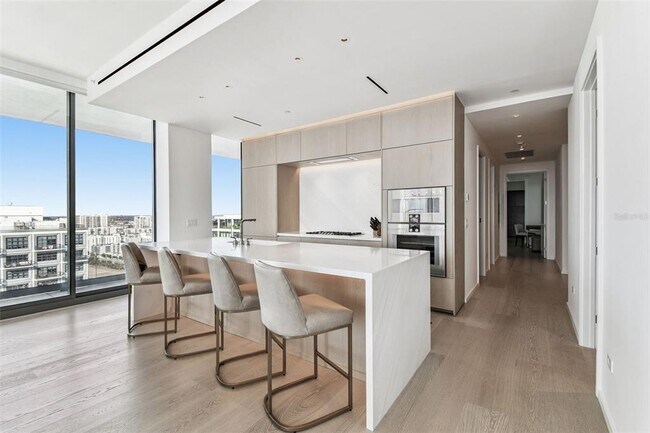 Building Photo - 1000 Water St