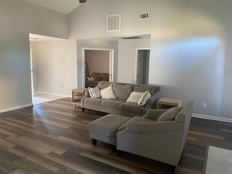 Building Photo - 3683 Old Ferry Rd