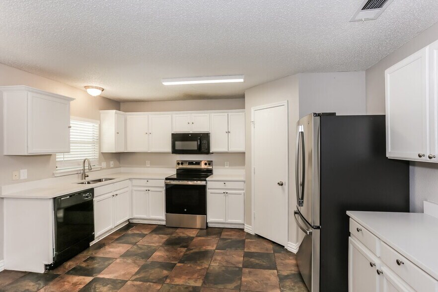 Building Photo - 4812 Derby Ln