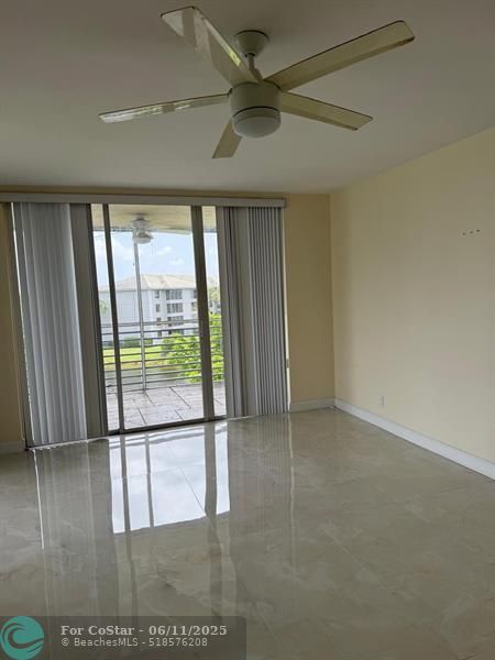Building Photo - 9420 Poinciana Pl