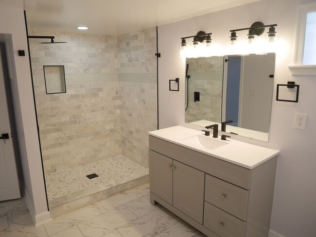 Building Photo - Modern Comfort Meets Prime Location: 3-Bedroom, 4-Bathroom Gem in Parkville, MD!