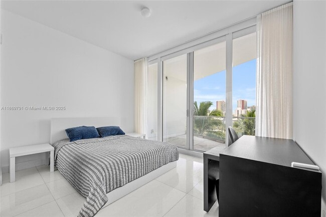 Building Photo - 16901 Collins Ave