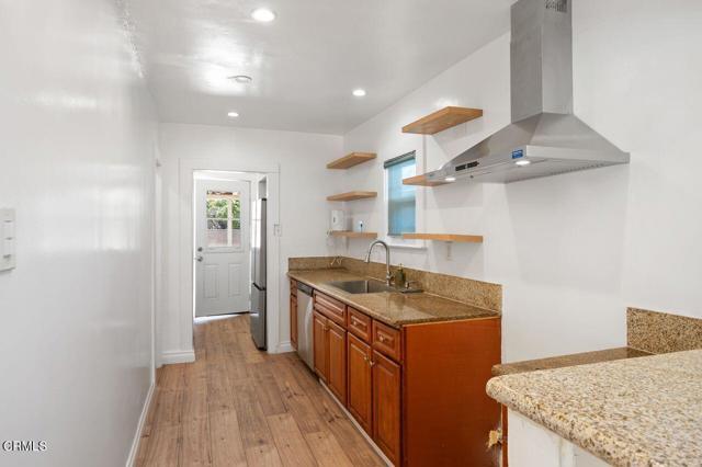 Building Photo - 1418 W 69th St