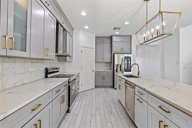 Building Photo - 19270 Fallglo Dr