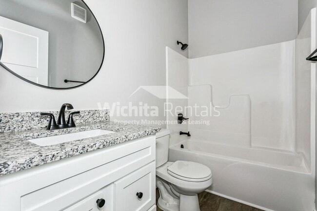 Building Photo - 1342-1342 S 143rd St E