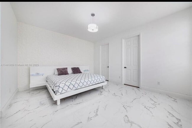 Building Photo - 8362 NW 39th Ct