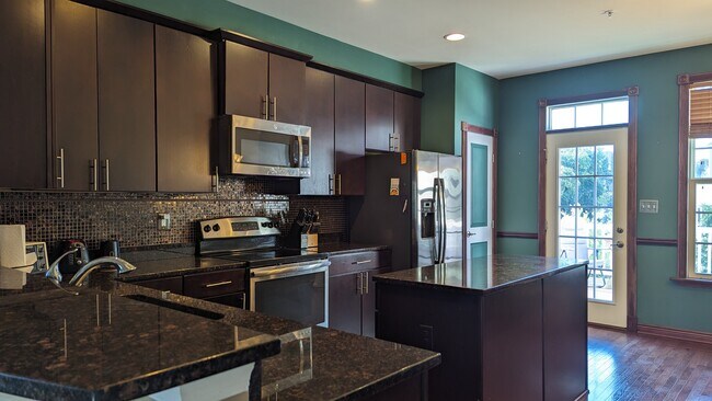 Primary Photo - 4500 Fait Ave