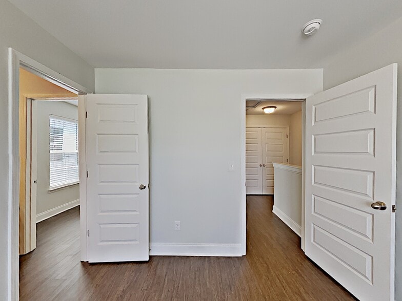 Building Photo - 5354 Tupelo St