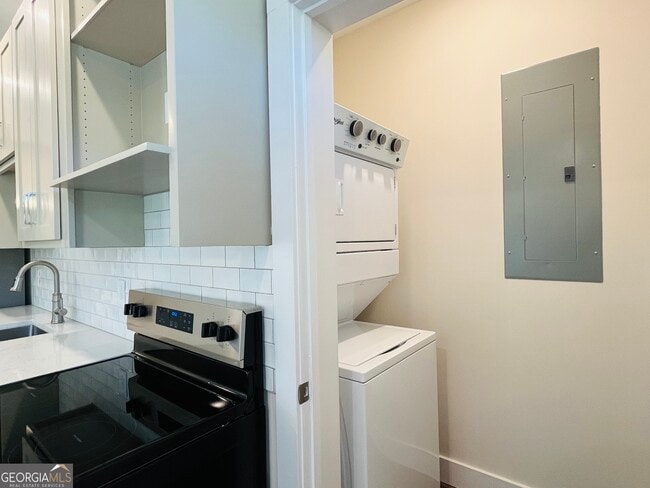 Building Photo - 105 Gardenia Ln