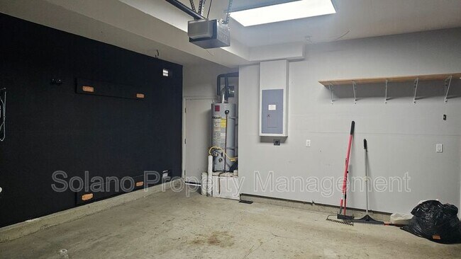 Building Photo - 8184 Carlisle Way