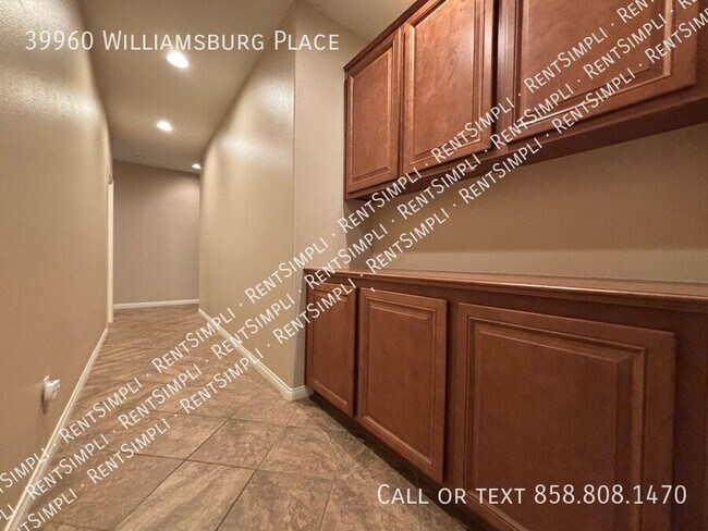 Building Photo - 39960 Williamsburg Pl