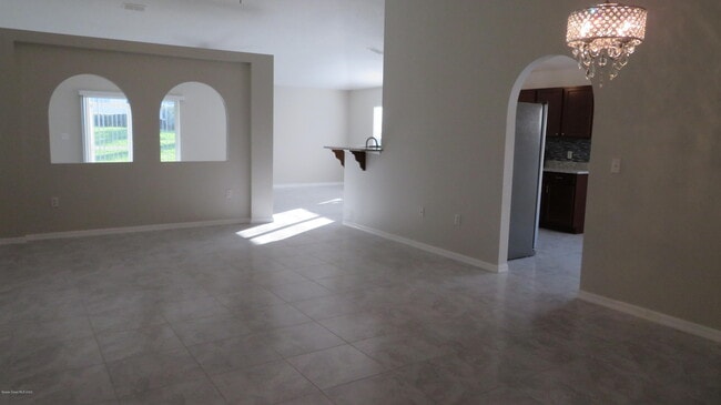 Building Photo - 1777 Sawgrass Dr SW