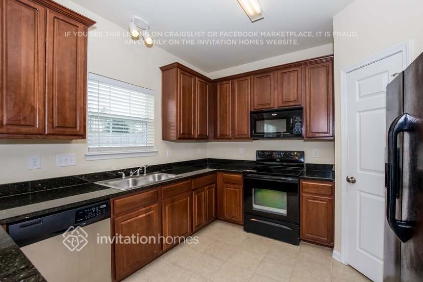 Building Photo - 1004 Oakstone Dr