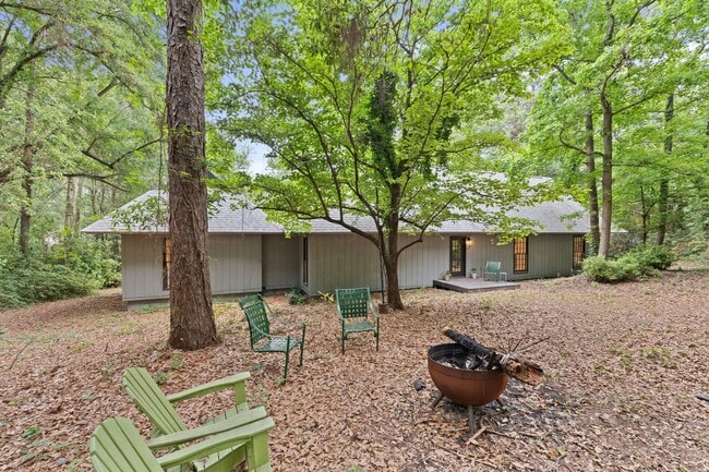 Building Photo - 211 Wendwood Dr
