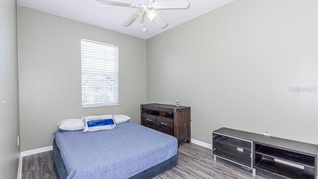 Building Photo - 9905 Serona Blf Wy