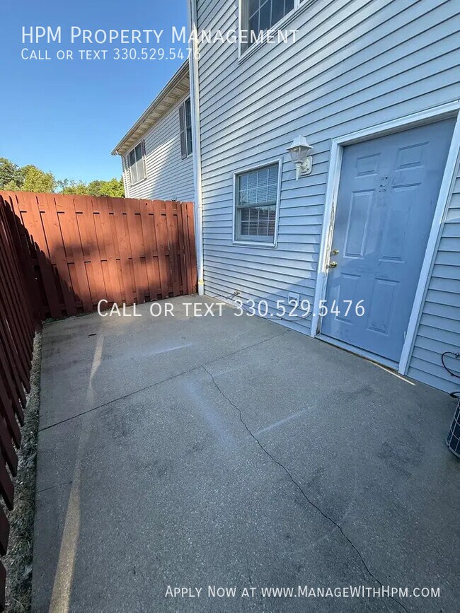 Building Photo - 9996 Delores Dr