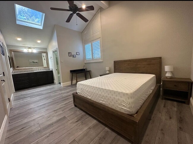 Building Photo - "Chic & Cozy 1-Bedroom Furnished Gem with ...
