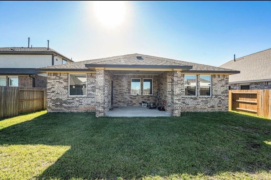 Building Photo - 104 Sea Glass Cv