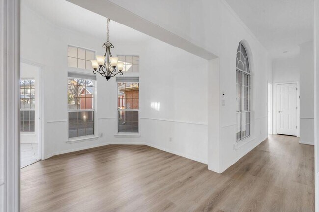 Building Photo - 9512 Rosas Ave NE