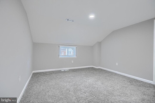 Building Photo - 4722 Raspe Ave