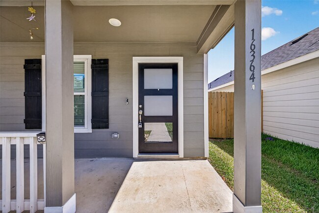 Building Photo - 16364 Jasmine Marie Pl