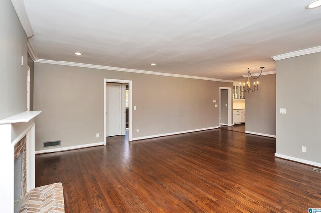 Building Photo - 2005 Chestnut Rd