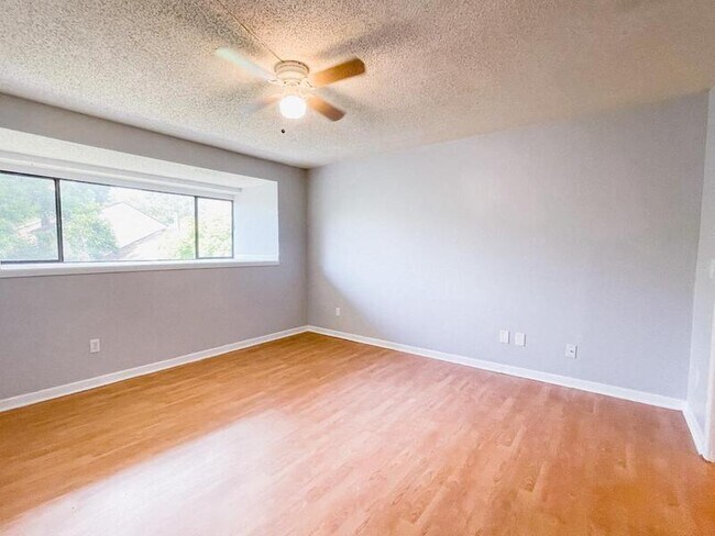 Building Photo - 5143 Puritan Cir