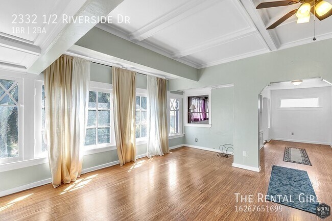 Building Photo - 2332 1/2 Riverside Dr-