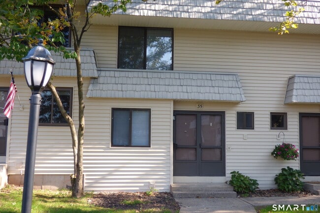 Building Photo - 35 Mountain Laurel Ct