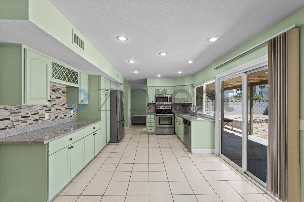 Building Photo - 899 Monika Way