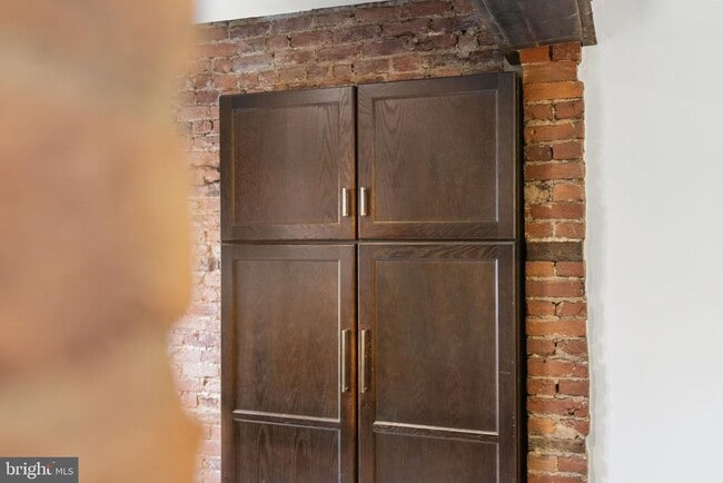 Building Photo - 465 Ripka St