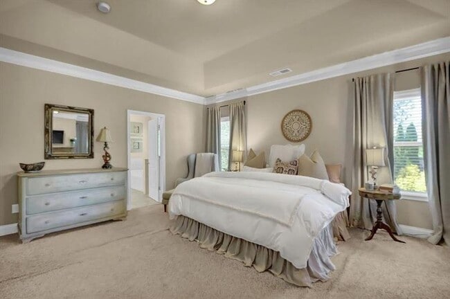 Building Photo - 4960 Wilshire Crossing