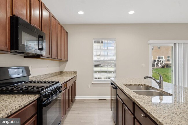 Building Photo - 290 Norland Knoll Dr