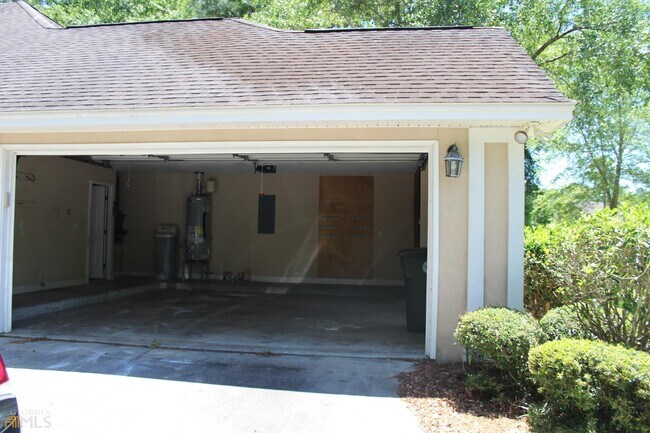 Building Photo - 203 Carrington Way