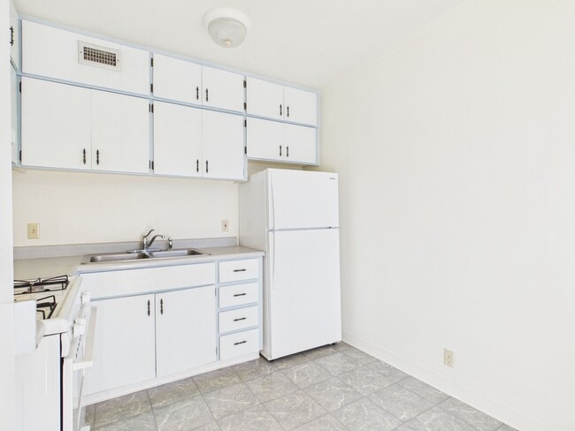 Building Photo - 1 bedroom Ocean Forest condo for rent
